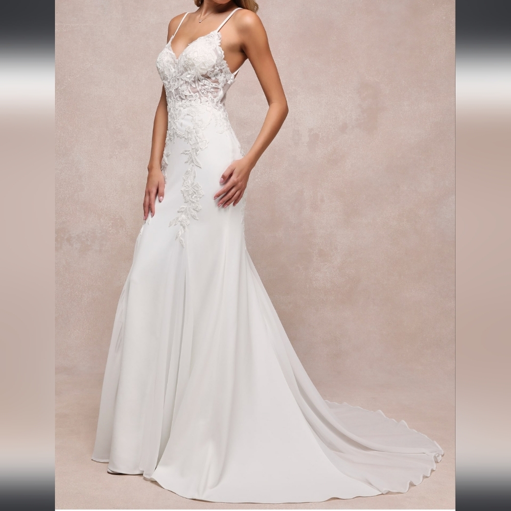 Lulu's Ivory Lace Appliqué Spaghetti Strap Bridal Gown